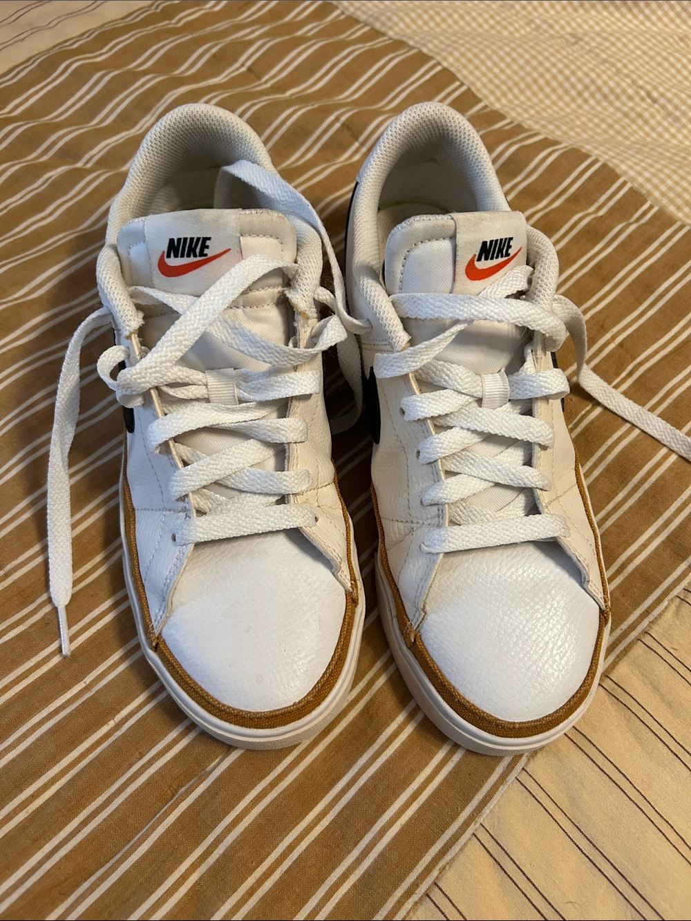 Nike court legacy tennis shoes white and black leather with tan accent size 8.5 - Picture 2 of 6